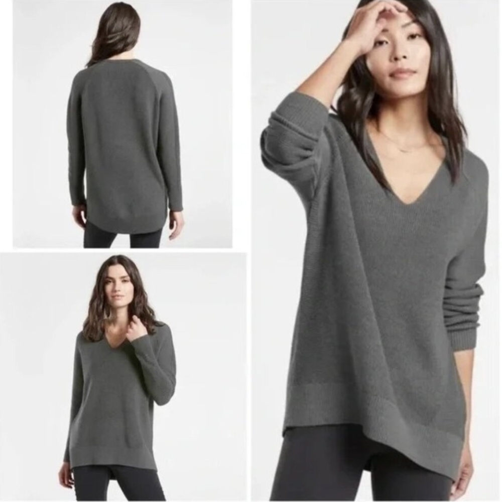 Athleta Hanover Ribbed V-Neck Wool Blend Sweater Medium Gray Mist 159164 EUC